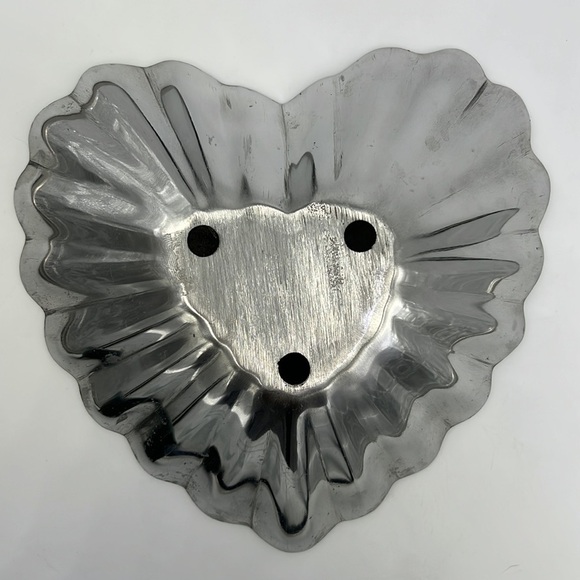 Julia Knight 10” Heart Dish - Picture 10 of 10